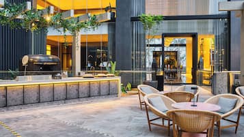 Breakfast, lunch, dinner served; Peruvian cuisine