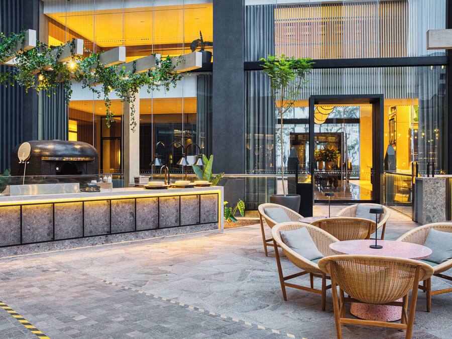 Breakfast, lunch, dinner served; Peruvian cuisine