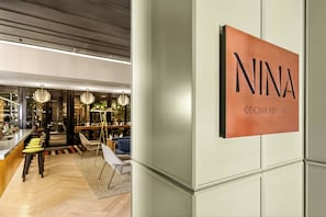 Frokost, lunsj og middag serveres, peruanske retter