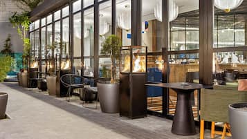 Breakfast, lunch, dinner served; Peruvian cuisine