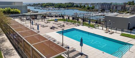 季節性室外泳池