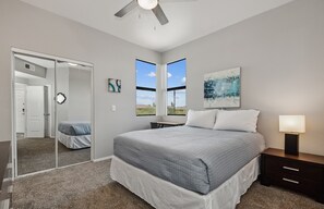 2 bedrooms, desk, iron/ironing board, free WiFi