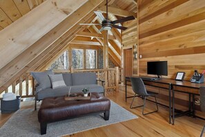 TV connectée, cheminée, jeux vidéo, lecteur de DVD