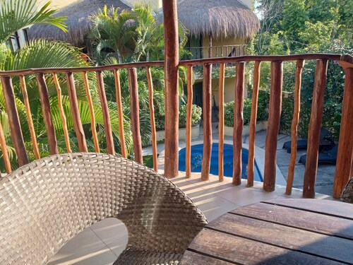 Wonderful space with 2 beds, overlooking the pool, downtown Tulum- Huanal H