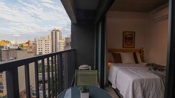 Strykejern/-brett, internettilgang og sengetøy