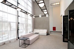 TV - Industrial design | AC | Balcony (São Paulo)