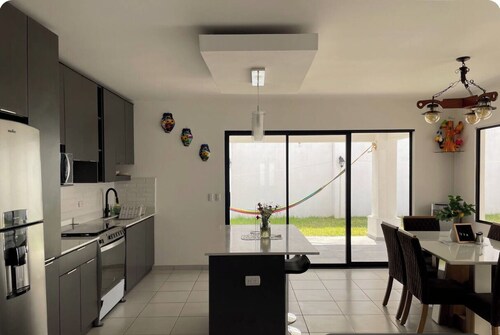 3-bedroom Mi casa Su Casa, townhome in peaceful San Miguel with AC, WiFi