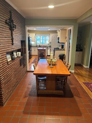 Dining - Location, Location!!! Great Master’s Rental! (Augusta)