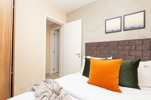 2 chambres, fer et planche à repasser, Wi-Fi, draps fournis