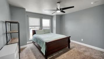 3 bedrooms, iron/ironing board, free WiFi, bed sheets