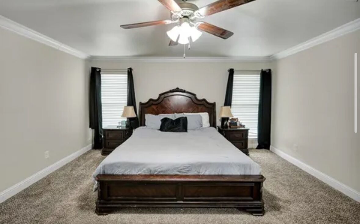 3 slaapkamers, een strijkplank/strijkijzer, gratis wifi, beddengoed