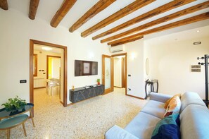 Apartment | Living area | Flat-screen TV - DolceVita Apartments N. 519 (Venice)