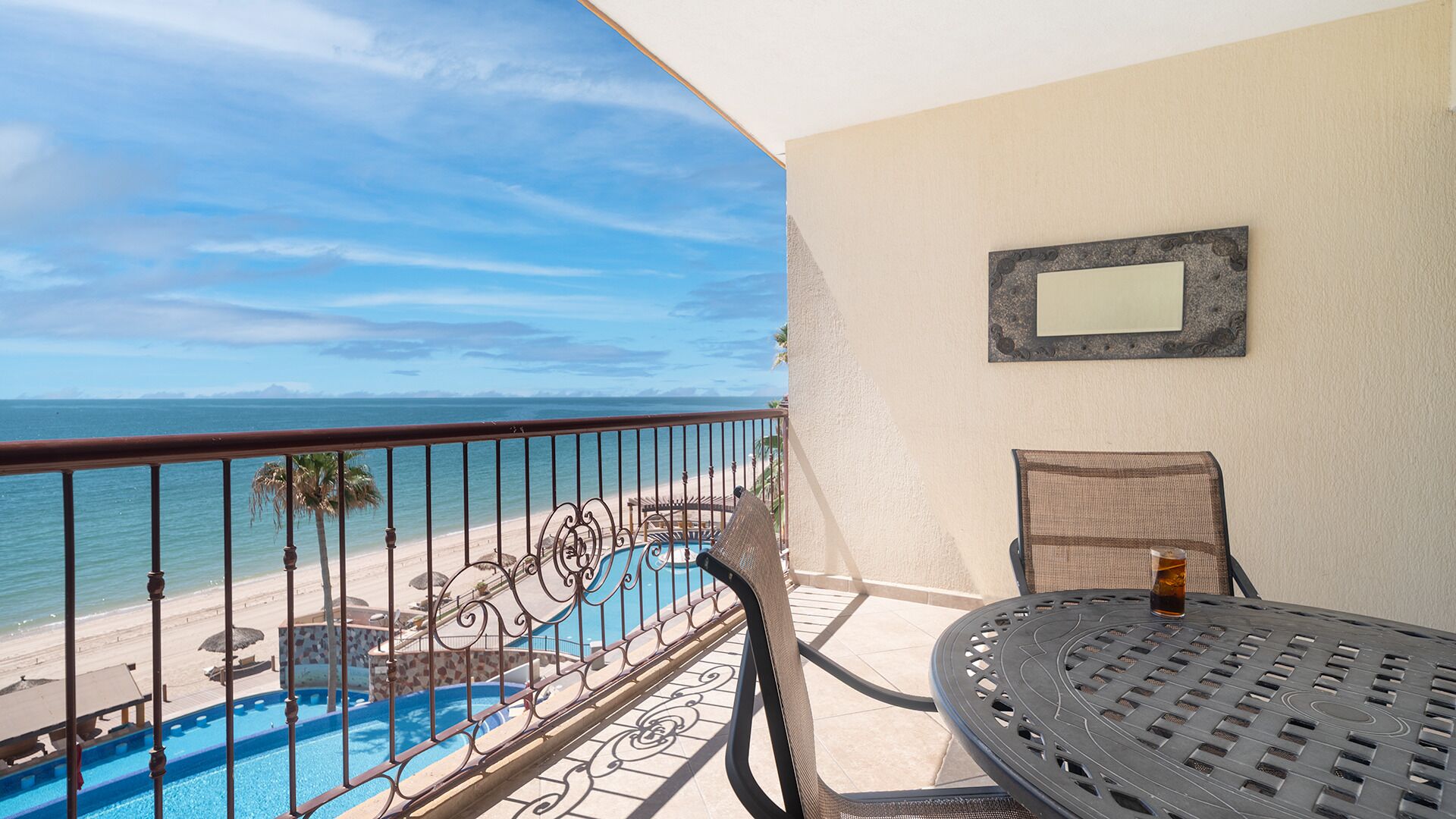 Condo, 1 cama King size y sofá cama, balcón, vista al océano (Sonoran Sky SKY 405) | Restaurante al aire libre