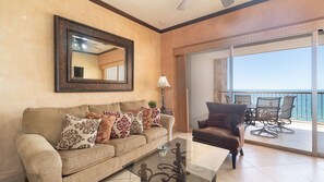 公寓客房, 1 張特大雙人床和 1 張沙發床, 陽台, 海景 (Sonoran Sky SKY 405) | 起居區