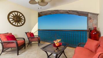 Condo, 1 King Bed with Sofa bed, Balcony, Ocean View (Sonoran Sky SKY 1106) | Property grounds