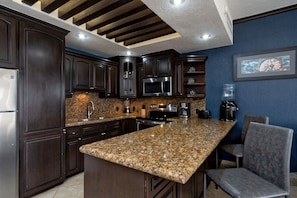 Condo, 1 King Bed with Sofa bed, Balcony, Ocean View (Sonoran Sky SKY 1005) | Private kitchen - Sonoran Sky (Puerto Peñasco)