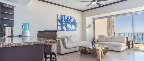 Leilighet, 1 queensize-seng, balkong, havutsikt (Sonoran Sky SKY 305) | Oppholdsområde