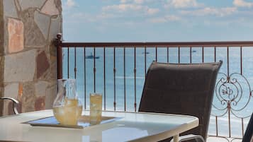 Condo, 1 cama King size y sofá cama, balcón, vista al océano (Sonoran Sky SKY 605) | Restaurante al aire libre