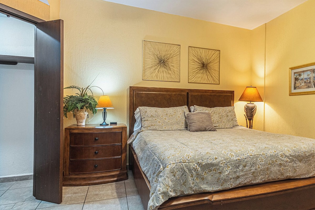 1 habitación, decoración personalizada y muebles diferentes