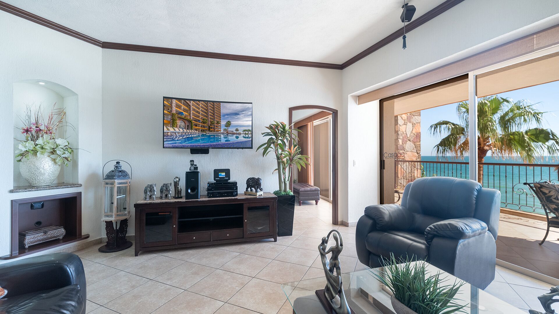 Condo, varias camas, balcón, vista al océano (Sonoran Sky SKY 303) | Área de sala de estar