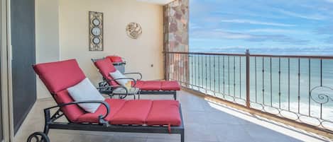 Apartamento, varias camas, balcón, vistas al mar (Sonoran Sky SKY 703) | Terraza o patio