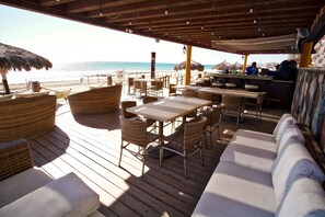 公寓客房, 多張床, 陽台, 海景 (Sonoran Sky SKY 808) | 室外用餐