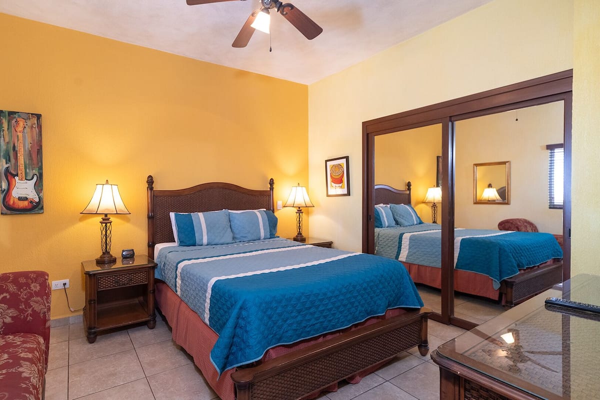 2 bedrooms, individually decorated, individually furnished, bed sheets