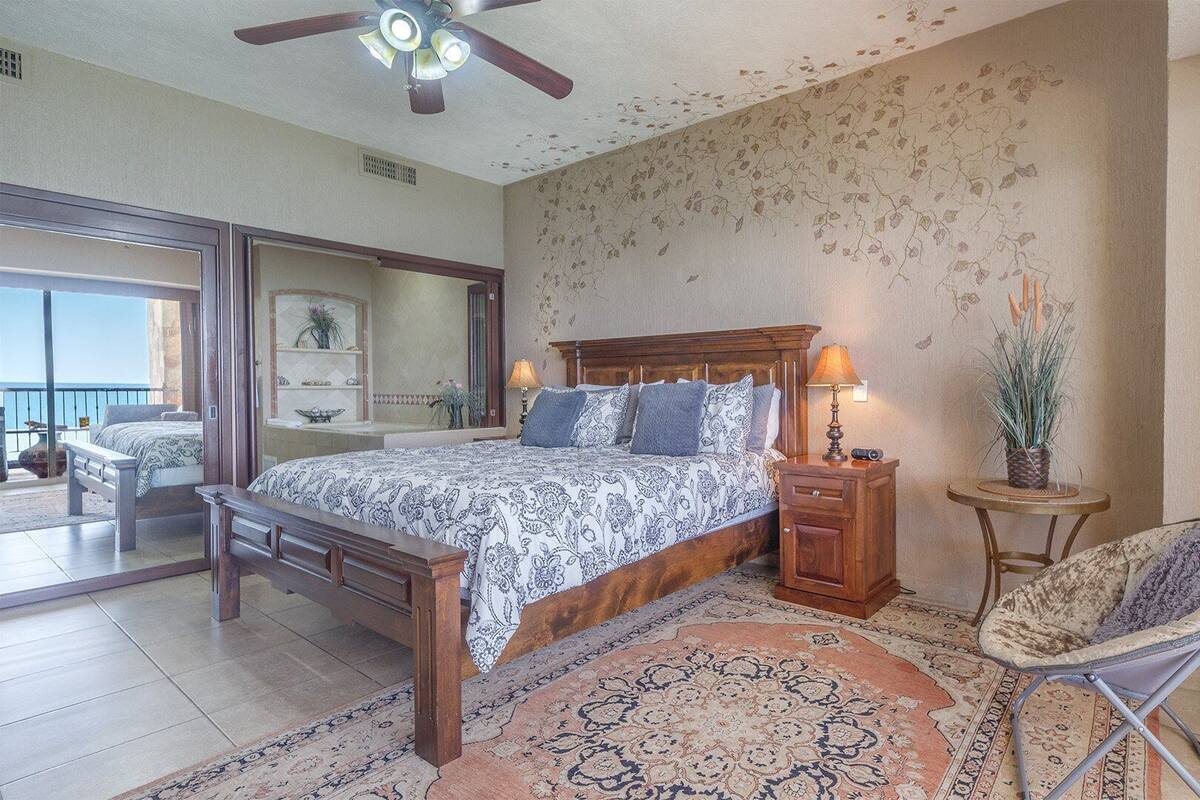 2 habitaciones, decoración personalizada y muebles diferentes