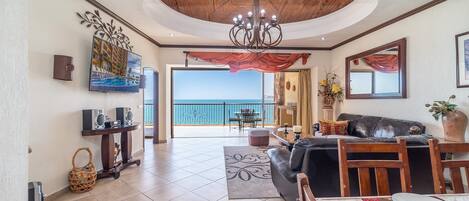 Apartment, 2 Queen-Betten, Balkon, Meerblick (Sonoran Sky SKY 1504) | Wohnbereich