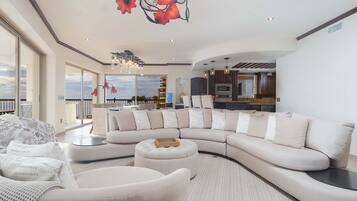Condo, Multiple Beds, Balcony, Ocean View (Sonoran Sky SKY 310) | Living area