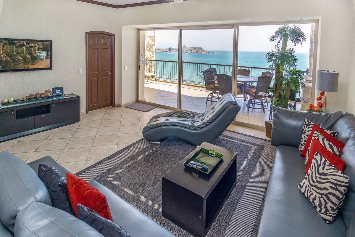 Condo, Multiple Beds, Balcony, Ocean View (Sonoran Sky SKY 1009) | Living area