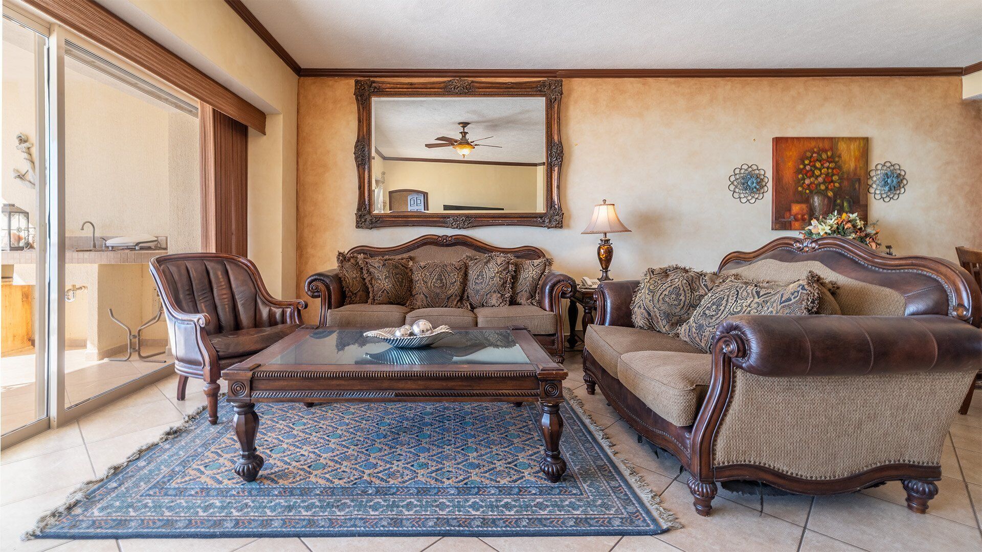 Apartamento, varias camas, balcón, vistas al mar (Sonoran Sky SKY 702) | Zona de estar