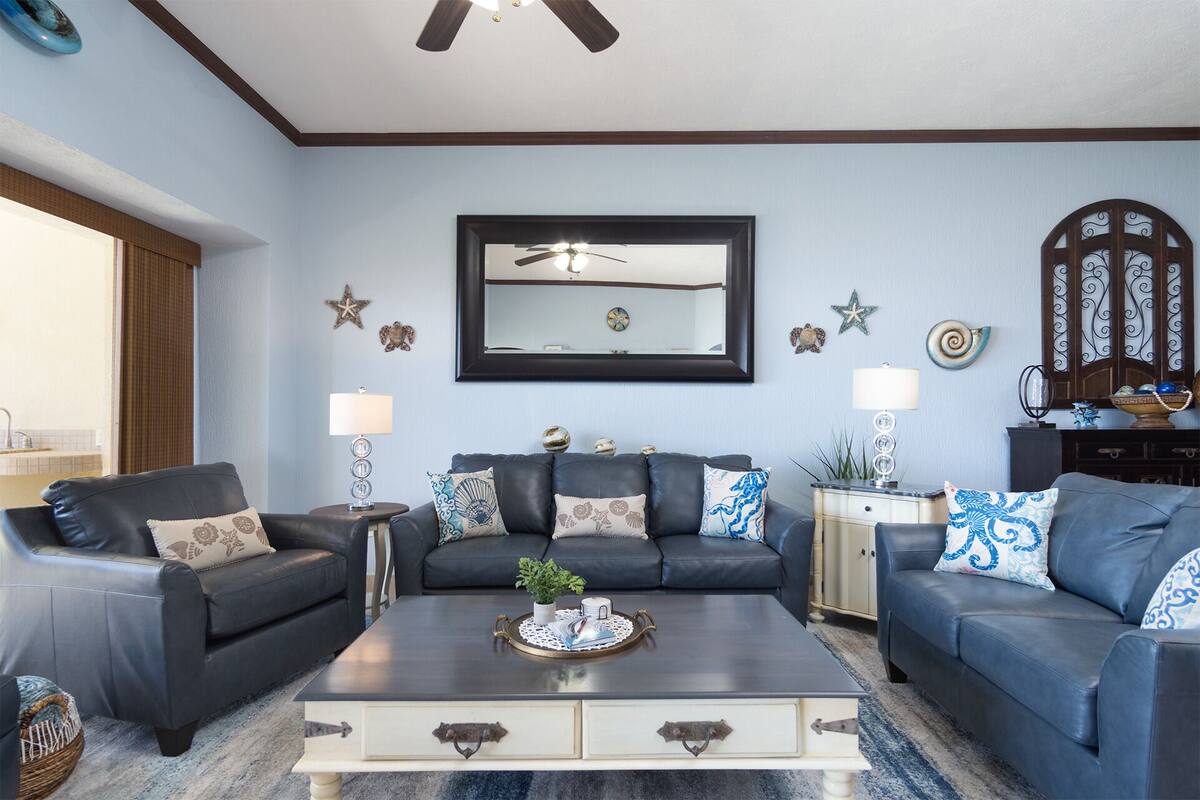 Apartamento, varias camas, balcón, vistas al mar (Sonoran Sky SKY 102) | Zona de estar