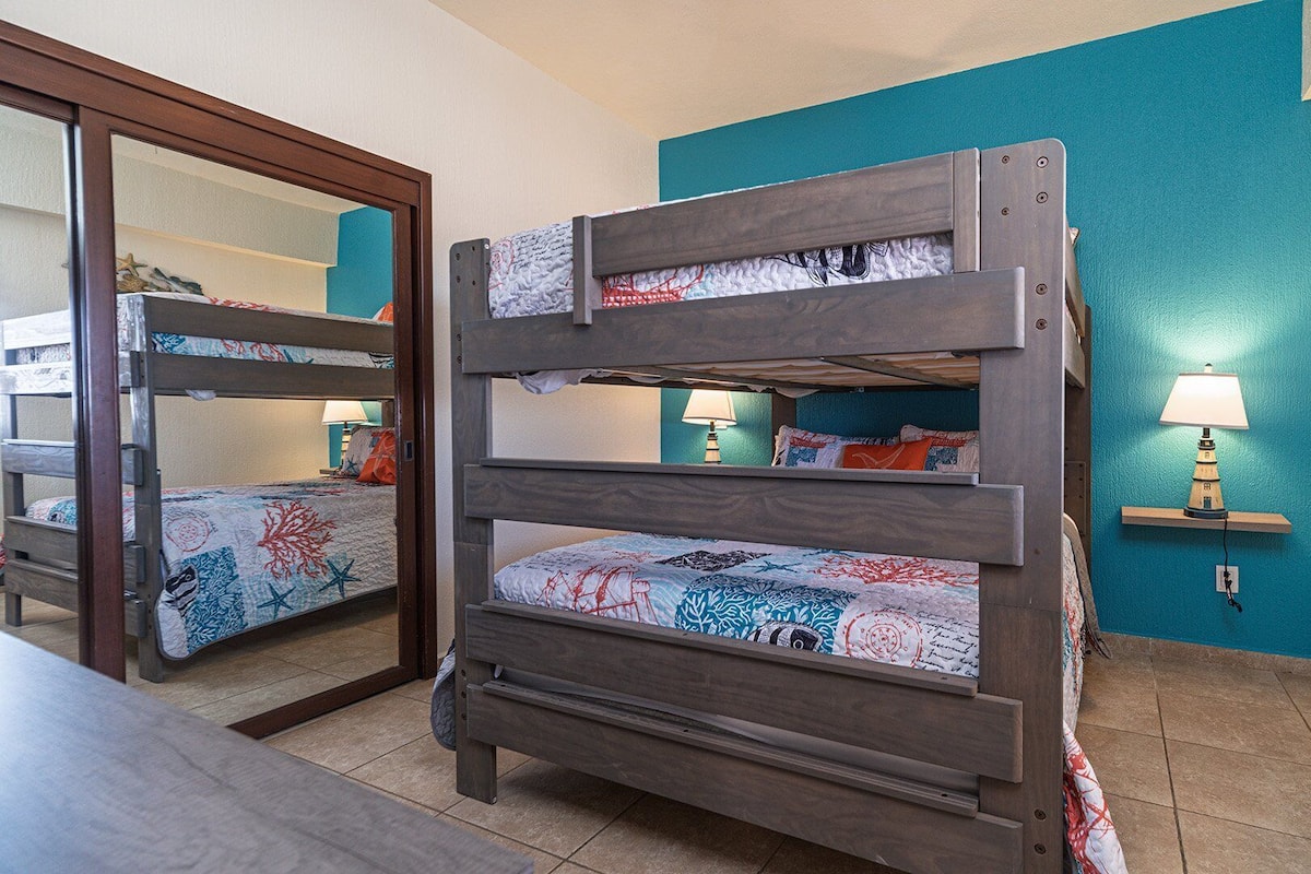 Condo, varias camas, balcón, vista al océano (Sonoran Sky SKY 1502) | 3 habitaciones, decoración personalizada y muebles diferentes