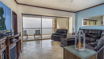 Condo, Multiple Beds, Balcony, Ocean View (Sonoran Sky SKY 1002) | Living area