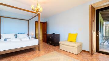 4 chambres, fer et planche à repasser, accès Internet, draps fournis