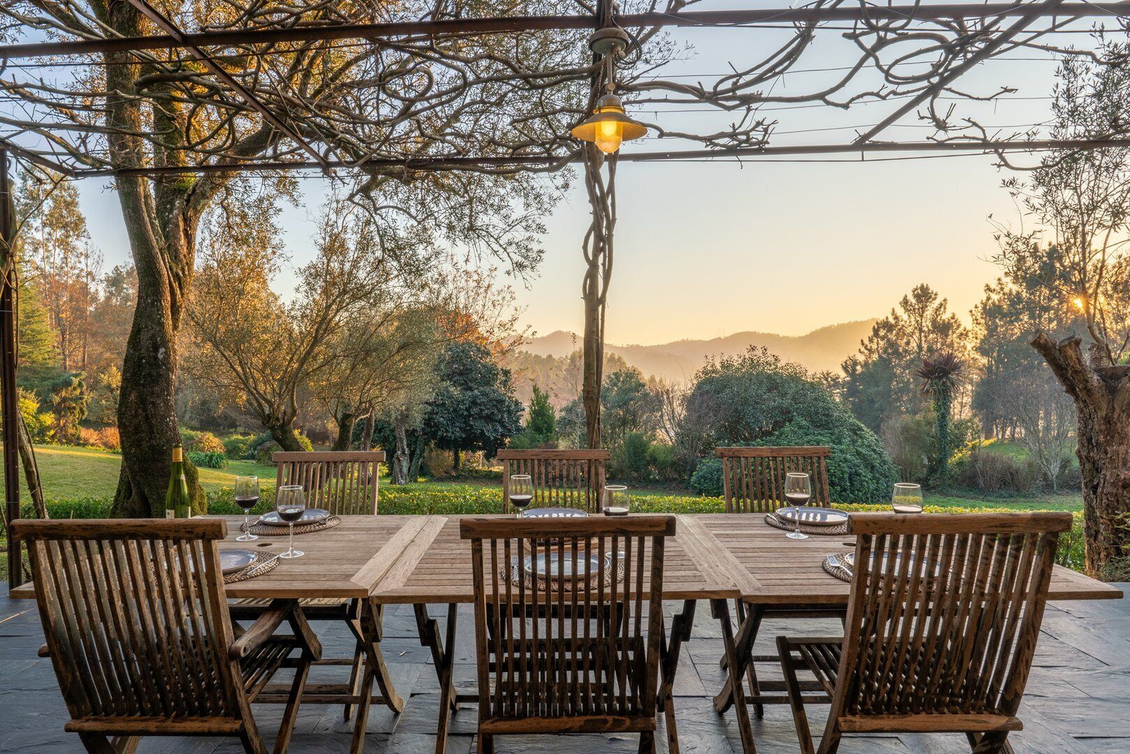 屋外ダイニングエリア