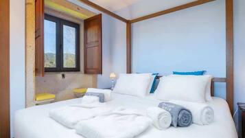 4 soveværelser, strygejern/strygebræt, internetforbindelse, sengetøj