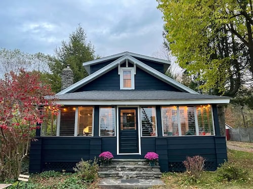 Charming 3-bedroom bungalow with AC  in Phoenicia, Catskills