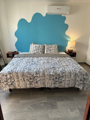 2 habitaciones, tabla de planchar con plancha, wifi y ropa de cama 