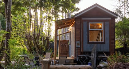 Jordan River Oceanfront Surf Shack with free Surfboards/Beach trail to the waves
