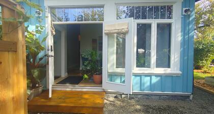 Spruce Suite - Beach and Vineyard steps away!