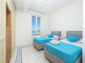 3 bedrooms, blackout curtains, iron/ironing board, free WiFi - La Casa di Terry (Sorrento)