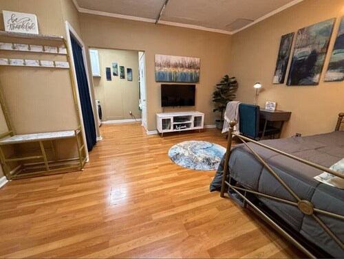 "Modern Studio Retreat Steps from the ATL Beltline -Dining, Breweries & Trails!"