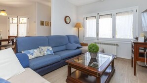 Villa, 5 Bedrooms | Living area