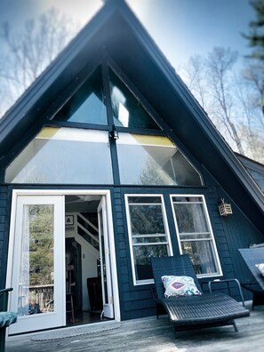 Exterior - Magical secluded 2-bedroom A-frame cabin in charming Franklin (Franklin)