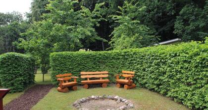 Very large property on the edge of the "Buchenberg" park