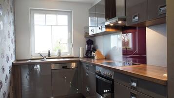 Fridge, microwave, oven, dishwasher