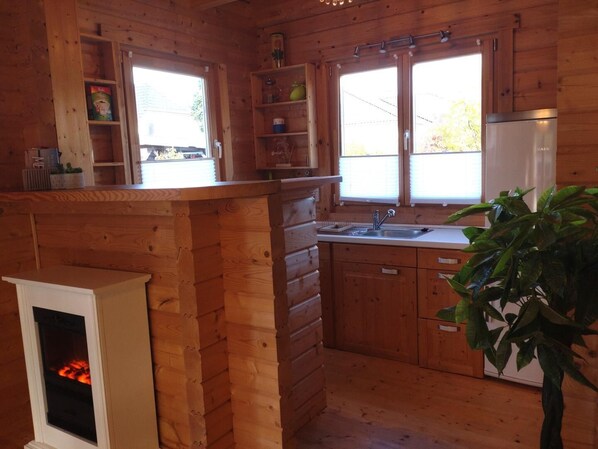 Fridge, oven, coffee/tea maker, toaster