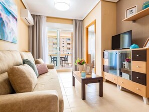 House, 3 Bedrooms, Terrace | Living area